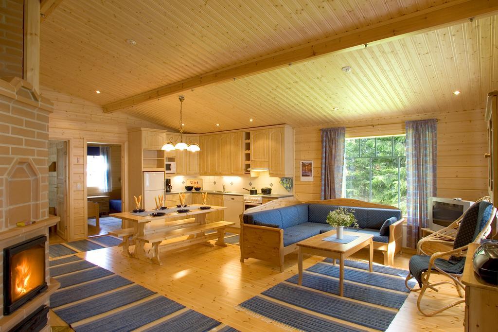 Loikansaari Lomamoekit Holiday Cottages Kallislahti エクステリア 写真
